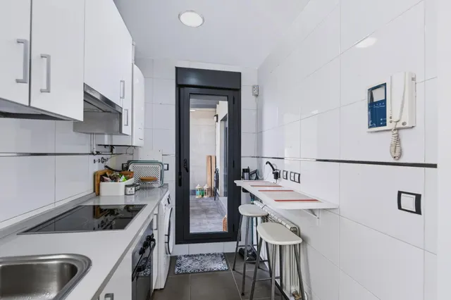 ÁTICO CON TERRAZA, GARAJE Y TRASTERO EN ADELFAS – 2 DORMITORIOS, 2 BAÑOS, PISCINA Y GIMNASIO — 12