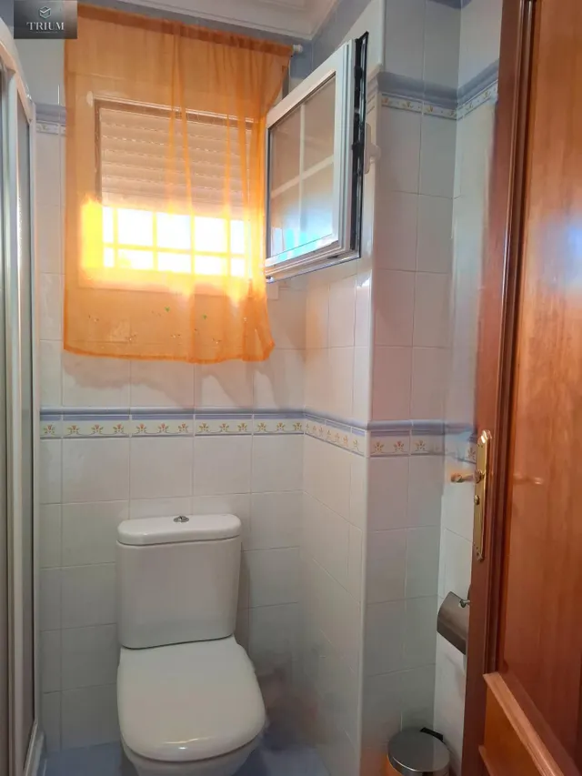 Fantástico chalet en villa argaz, junto al cc serrallo plaza — 42