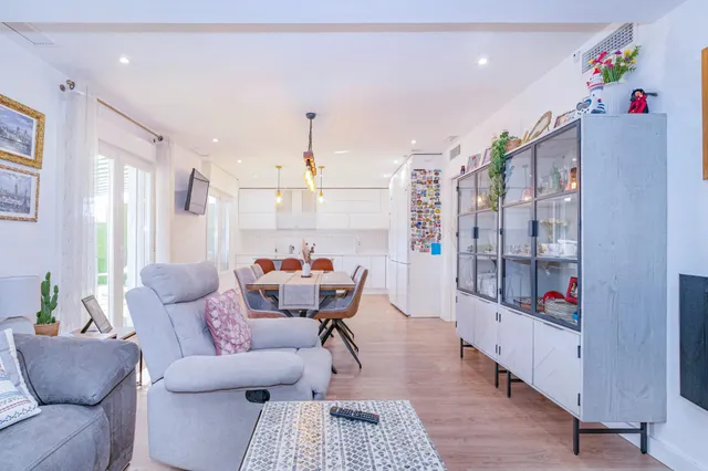 ¡Tu Nuevo Hogar te espera!  Semi-ático Reformado con Gran Terraza, junto Virgen de Las Angustias — 13