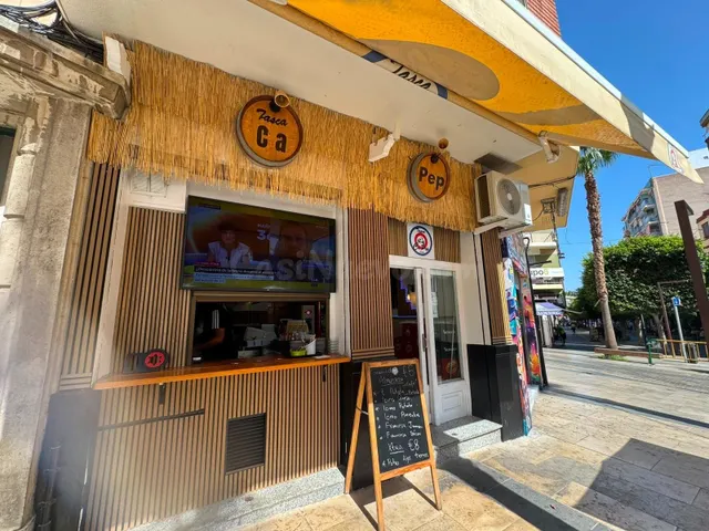 TRASPASO DE BAR EN PLENO CENTRO DE LLIRIA - foto 5