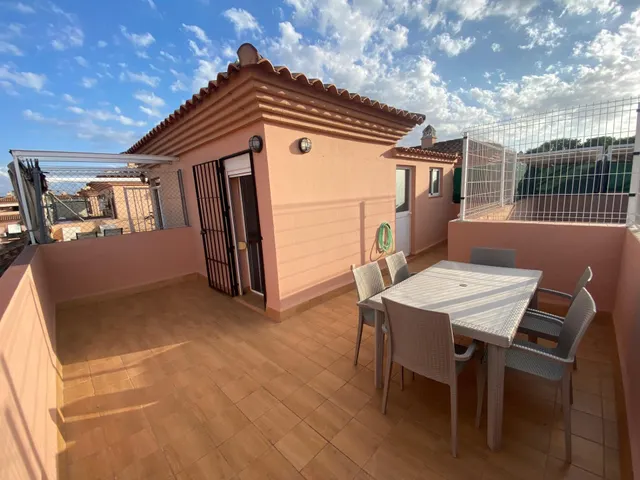 Tomares. bonito triplex amueblado junto al ayuntamiento — 45