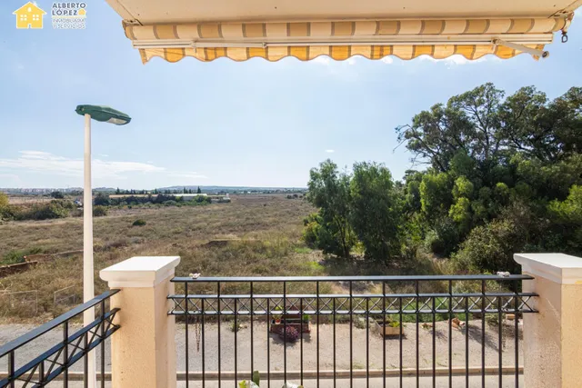 Vivienda con terraza , vistas despejadas, privacidad y orientación a medio día — 11