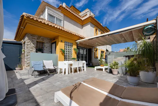 AMPLIO CHALET EN LOS MONTESINOS: 3 HAB, 2 BAÑOS — 16