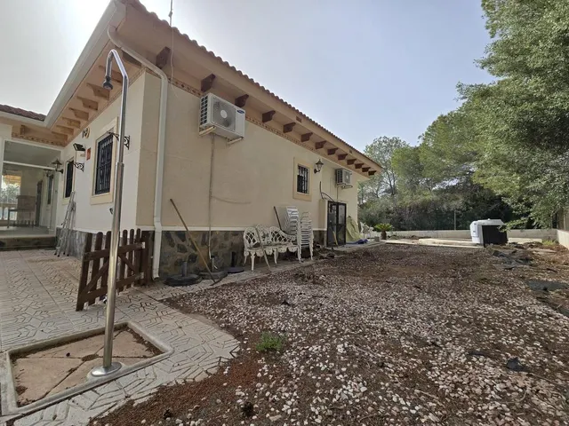 Fantástica villa independiente en Pinar de Campoverde — 28