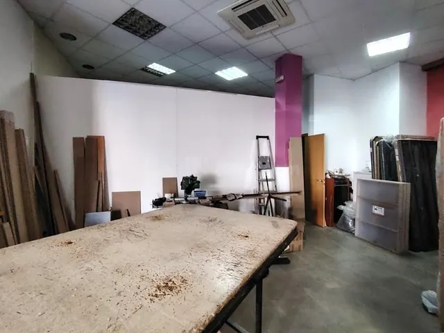Oportunidad Estratégica: Local Diáfano de 95m2 con Máxima Vi - foto 4
