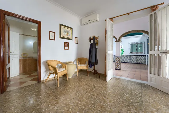 ¡¡ESPECTACULAR!! Adosada de esquina de 223 m2 con patio, terraza y garaje — 16