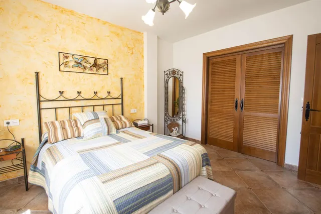 CHALET INDEPENDIENTE CON PISCINA — 40