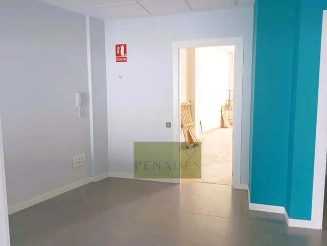OFICINAS EN MUY BUENA ZONA — 8