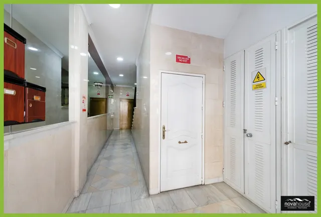 Piso exterior junto el corte ingles – actualmente acondicionado como clinica. — 20