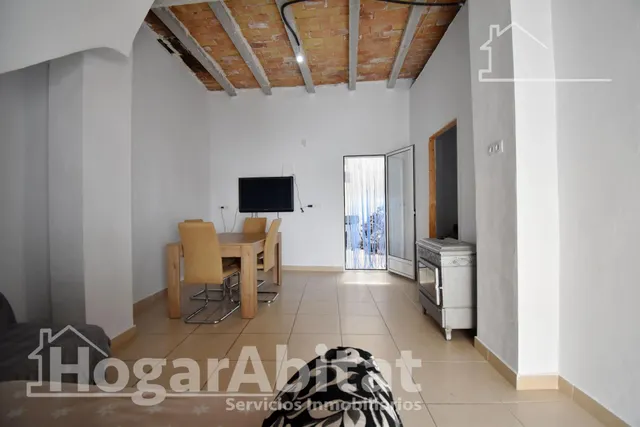 CASA ACOGEDORA Y SEMIREFORMADA CON PATIO — 6