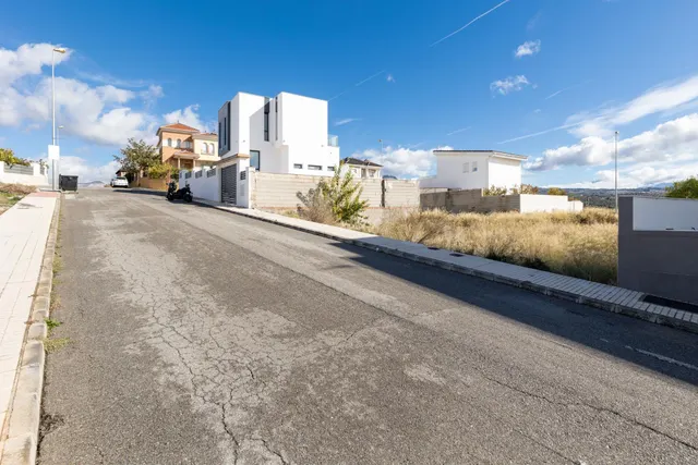 TERRENO A LA VENTA EN PELIGROS — 3