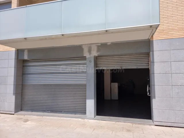 OPORTUNIDAD ÚNICA – Local comercial de 140 m2 en zona de alt - foto 2