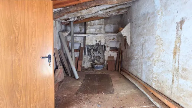 ¿Buscas espacio sin límites? 400 m2 de puro potencial en el corazón de Uleila. — 8