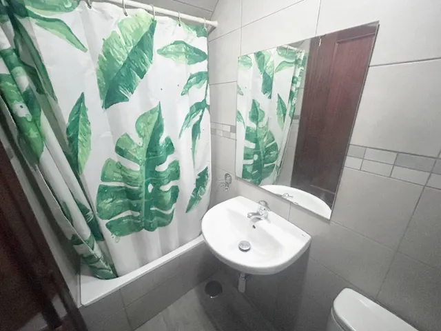Casa adosada de dos plantas con patio en zona la fontanilla — 13