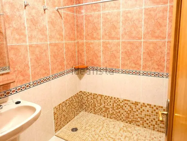 Espectacular piso de 144 m2 en jardines de medina, Almería — 12