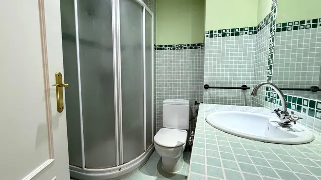 APARTAMENTO JUNTO A LA PLAZA CIRCULAR — 17