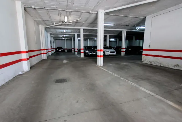 Fantástico piso tipo dúplex con gran terraza, ascensor, garaje y trastero — 38