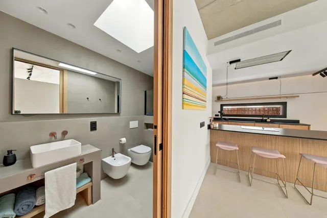 Exclusiva villa de diseño moderno con piscina privada, jardín, garaje y domótica avanzada — 26