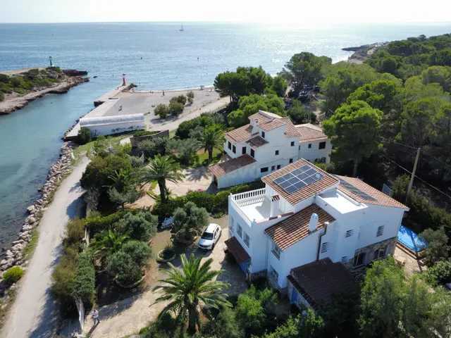 Exclusiva villa frente al mar con vistas panorámicas, piscin - foto 2