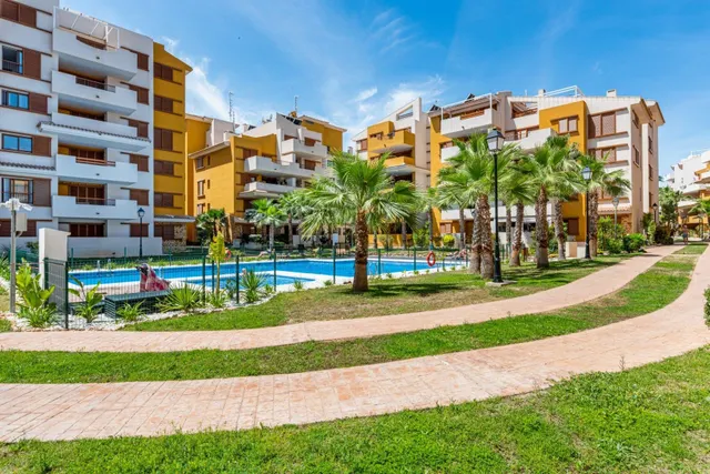 Apartamento en la Planta Baja con Encanto con Vista a la Piscina en Recoleta, Punta Prima — 25