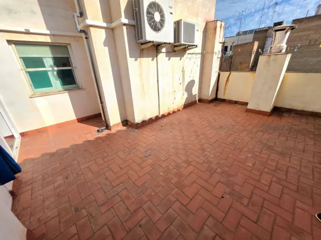 Amplia Vivienda en Alquiler con Terraza en Castellón. — 9