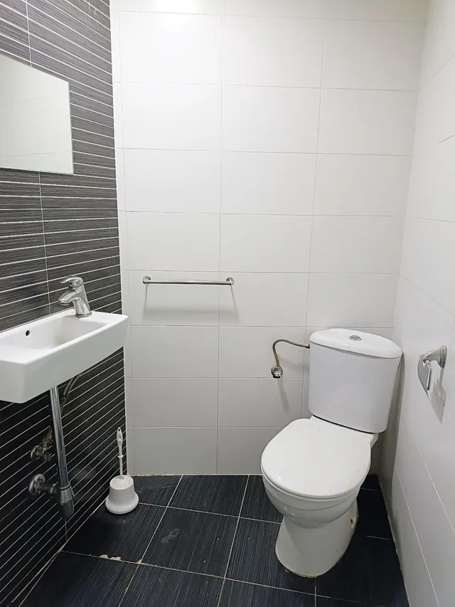LOCAL COMERCIAL DE 116 m2 EN BURJASSOT !! — 24