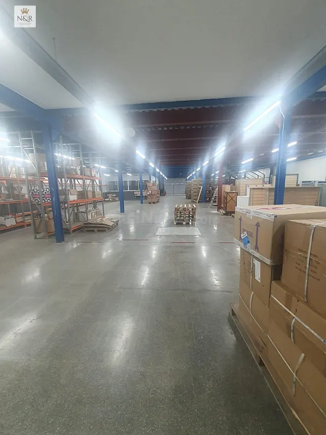 NAVE INDUSTRIAL DE 1.400 M2 EN EL POLÍGONO INDUSTRIAL DE INC