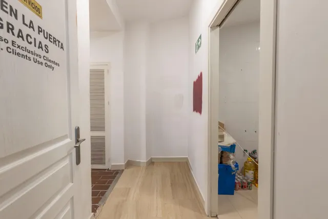 Se alquila local en una ubicación privilegiada en el corazón de Granada — 10