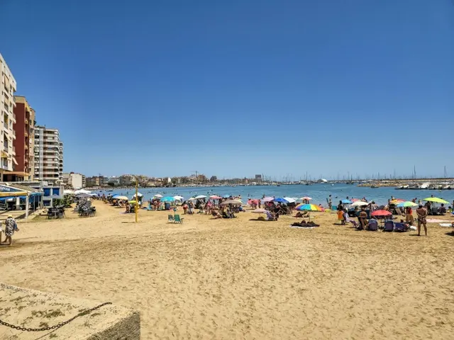 Piso reformado cerca de la Playa de los Náufragos — 20