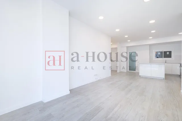 PISO RECIÉN REFORMADO CON GRAN BALCÓN EN L' EIXAMPLE — 10