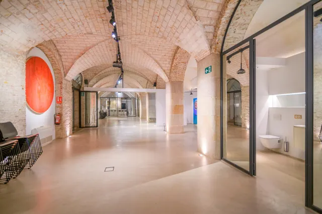 EXCLUSIVA OFICINA DE DISEÑO DE 226 M2 EN EL CORAZÓN DEL BARRIO GÒTIC — 11