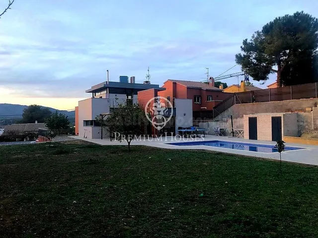 Casa independiente con piscina a la venta en Mas D'en Serra - foto 5