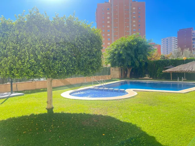 Espectacular piso en planta 27 con vistas panorámicas y ubicación privilegiada — 27