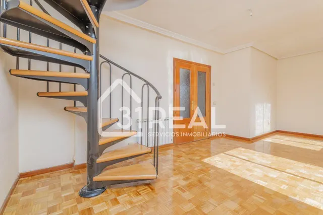Ático duplex con terraza en Valdeacederas — 9