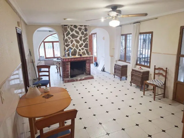 CHALET MUY AMPLIO EN LEDUA — 7