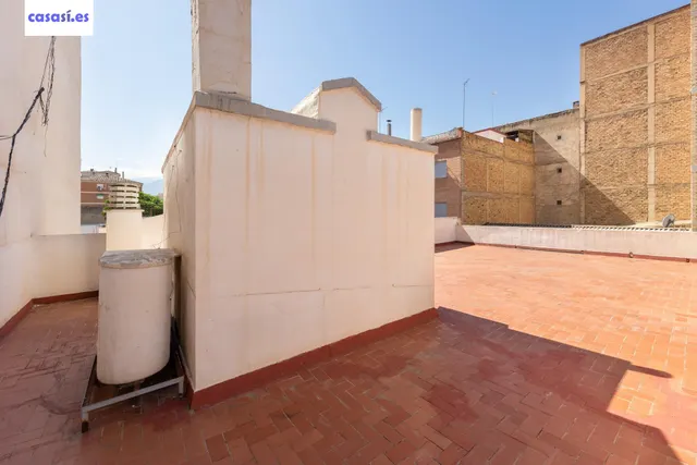 Local + vivienda en Avda. Cadiz — 31