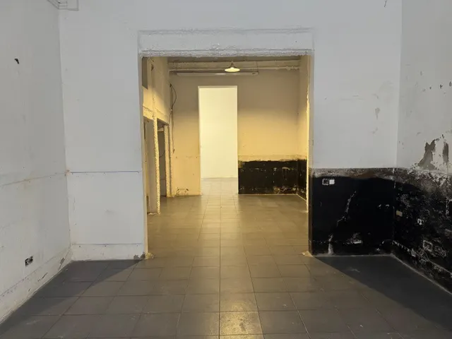 Dos Locales Comerciales - Carrer de l'Om — 11