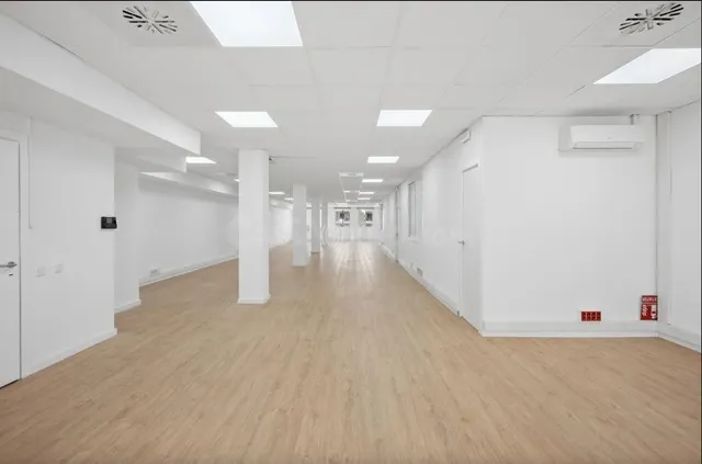 Oficina 211m² en alquiler - Eixample - foto 2