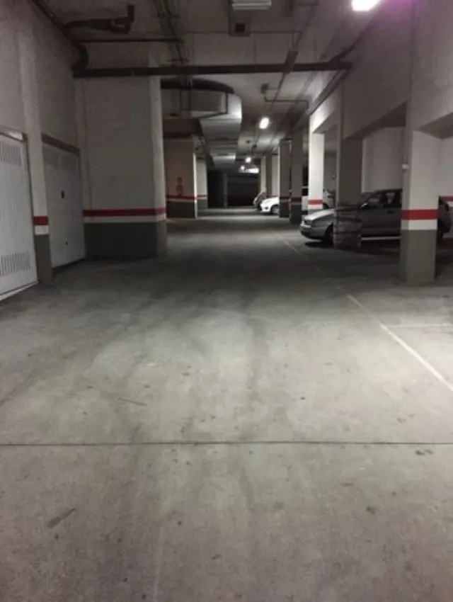 Urbis te ofrece una plaza de garaje en zona Puente Ladrillo-Toreses, Salamanca. — 3