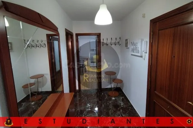 EST/ Piso amueblado para ESTUDIANTES con CUATRO dormitorios  - foto 4