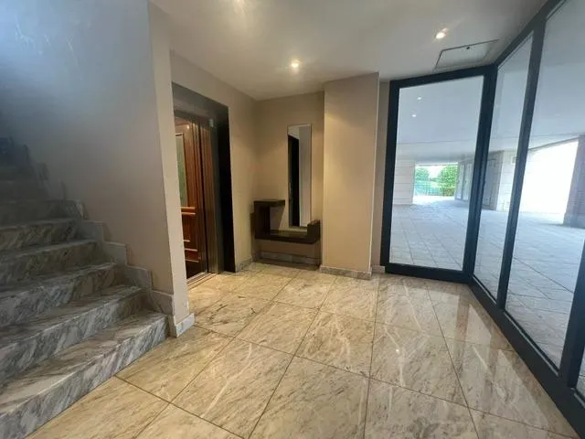 Piso en Urbanización privada con piscina — 22