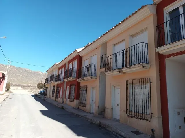 Obra parada de 16 viviendas — 3