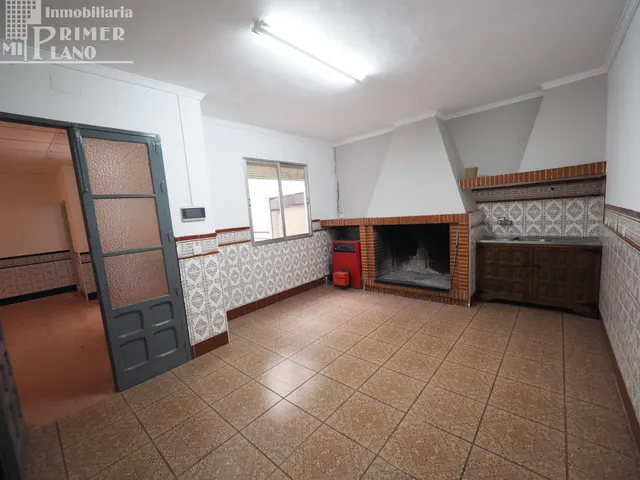 Amplia Casa en Tomelloso con Garaje Privado y Buhardilla — 9
