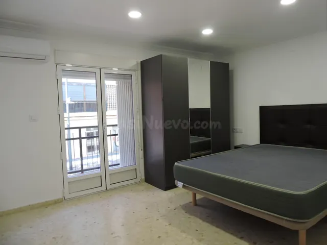 Piso en venta en Benicalap de 3 habitaciones, con terraza y  - foto 4