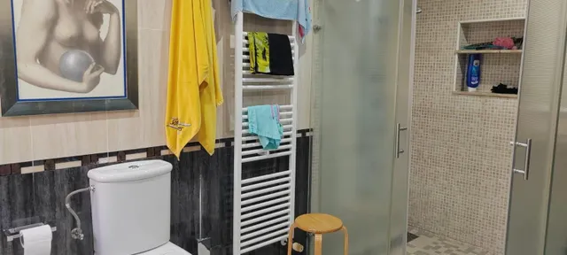 SE VENDE CHALET EN MUY BUENA ZONA PEGADO AL PUEBO Y A 20 MINUTOS DE ALICANTE — 22