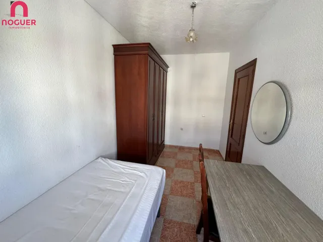 PISO JUNTO MEDINA AZAHARA CON ASCENSOR , TERRAZA, TRASTERO Y AZOTEA INDEPENDIENTE — 32