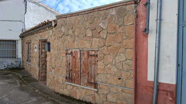 Urbis te ofrece una casa en venta en Garcihernández, Salamanca. — 2