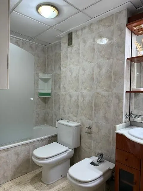 Alquiler de apartamento en el centro , junto a el Corte Ingles, 2 dormitorios, plaza de garaje y trastero — 25
