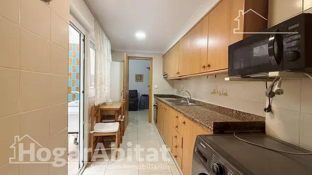 ¡Cerca del puerto! Casa espaciosa y semireformada con gran terraza, toda amueblada — 8