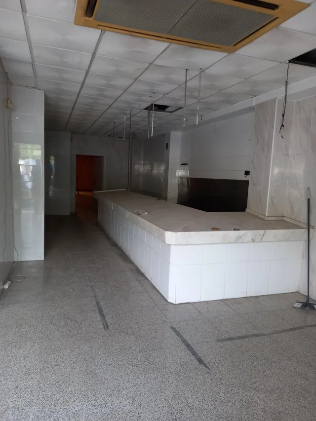 SE VENDE LOCAL — 5